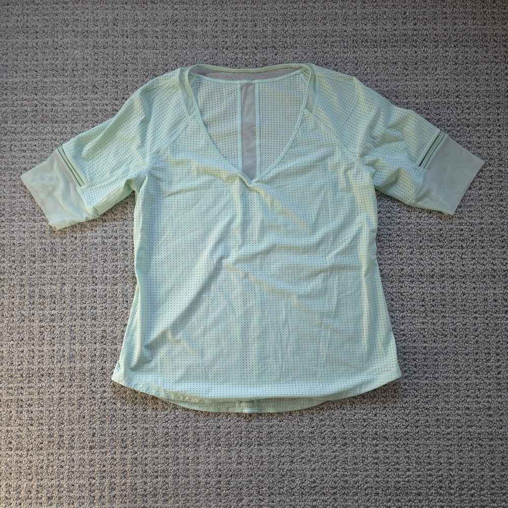 lululemon Var-City Perforated 1/2 Sleeve Top